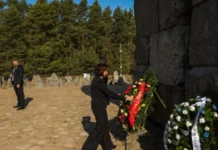 We won’t allow painful memory of the Holocaust and Macedonian Jews to be erased, says Siljanovska-Davkova in Treblinka