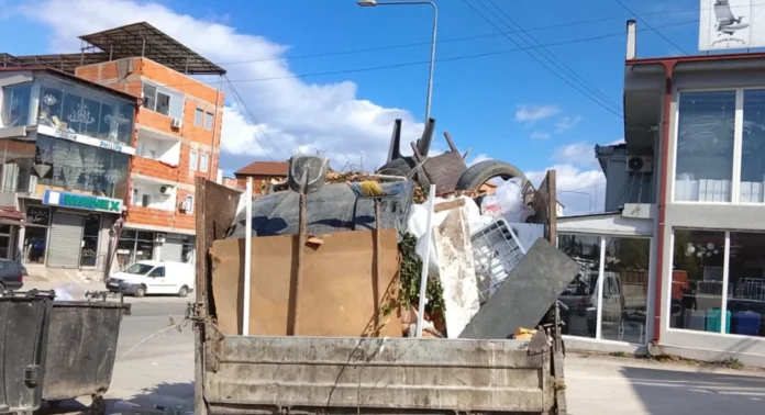 chistenje divi deponii tovaren kamion otpad foto jp komunalna higiena skopje